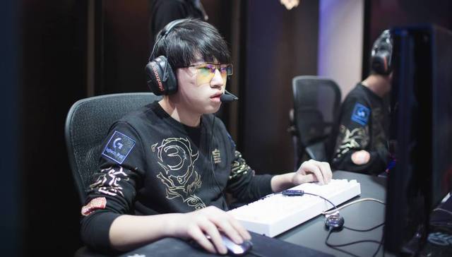 他都尽量保 他都尽量保